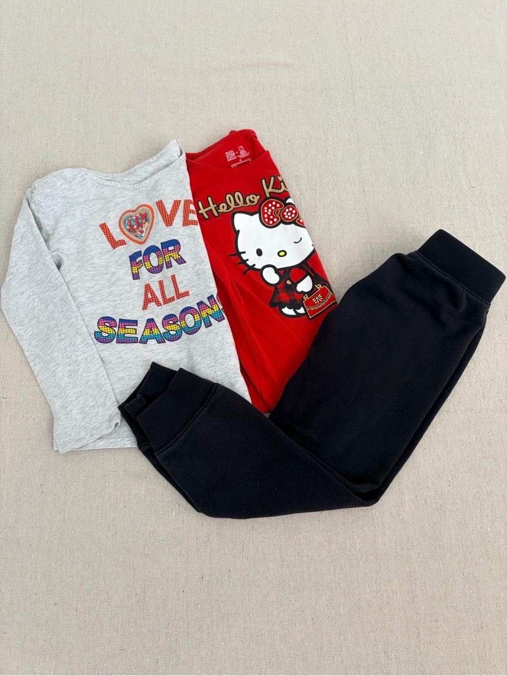 365 KIDS Girls Size 6 Bundle 2 Graphic Long Sleeve Shirts & Black Fleece Joggers